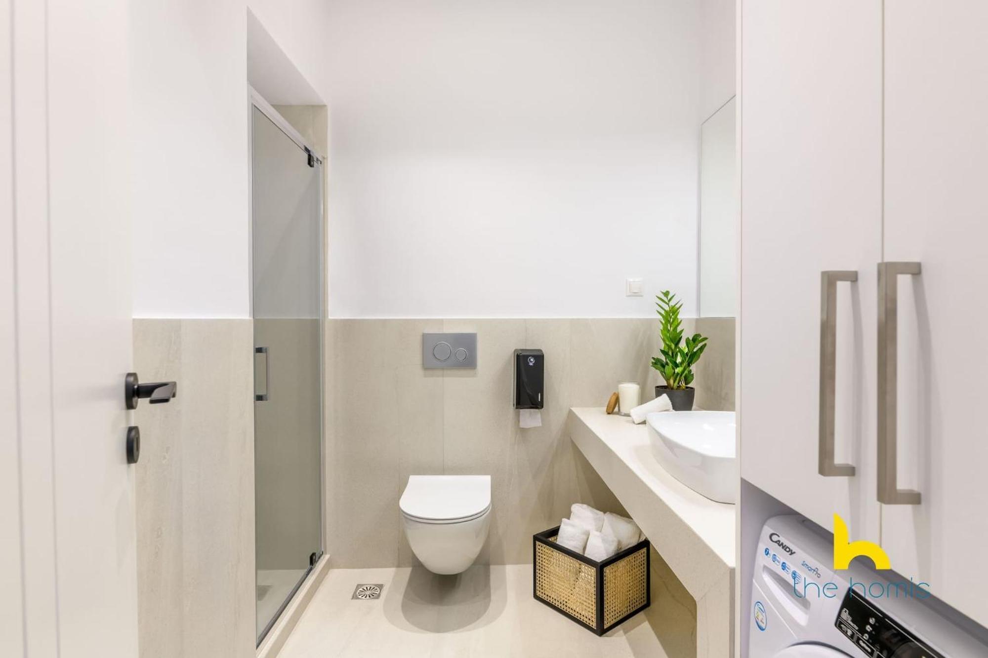 Sun-Splashed 2-Bdr Corner Apartment With Hillside Views! 아테네 외부 사진