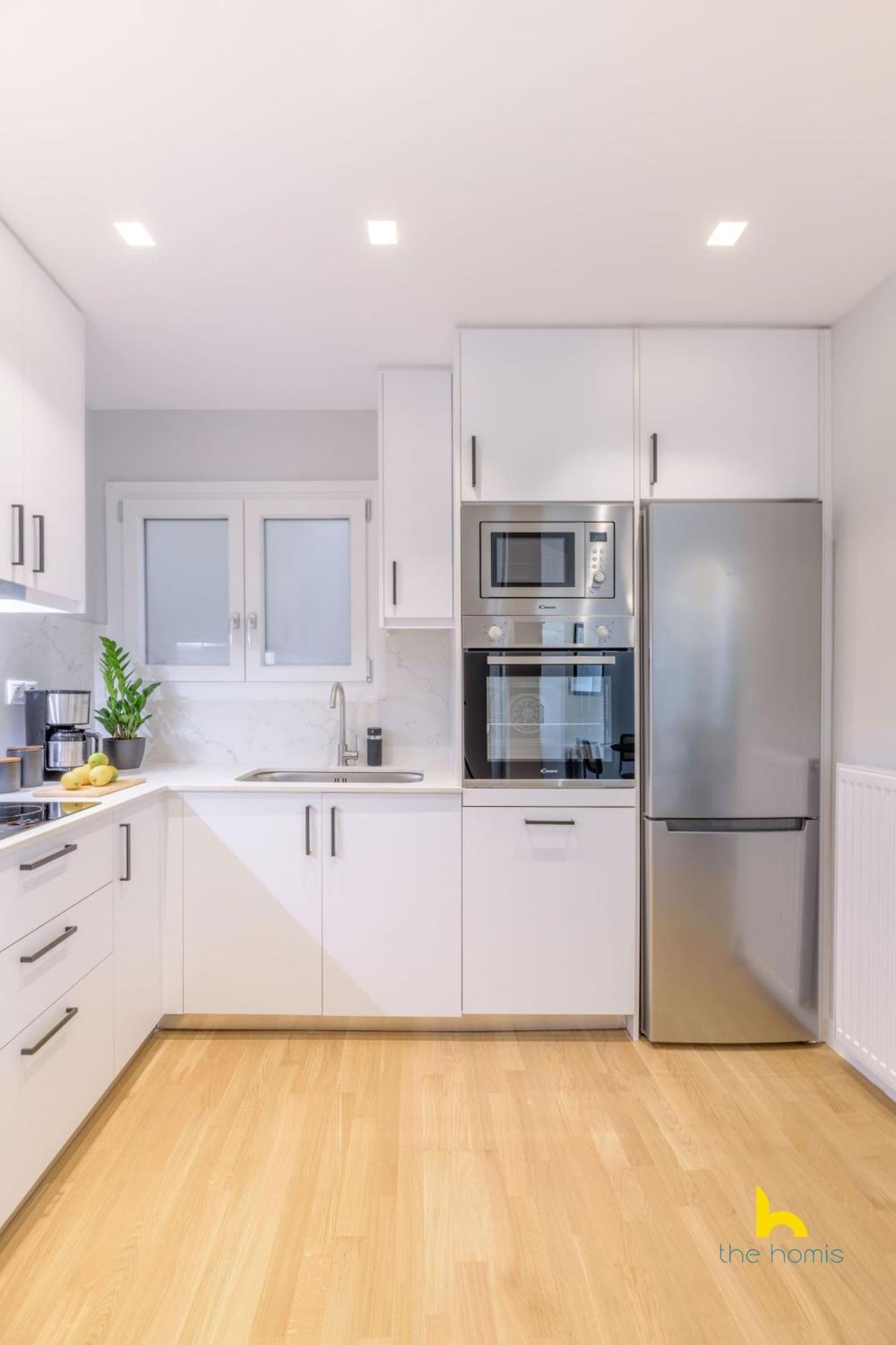 Sun-Splashed 2-Bdr Corner Apartment With Hillside Views! 아테네 외부 사진