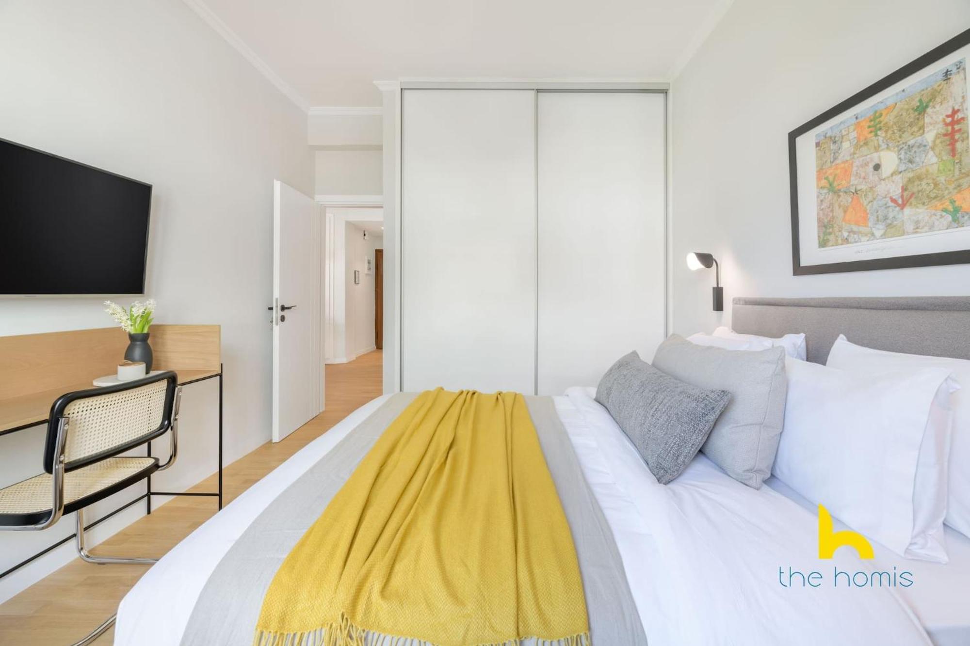 Sun-Splashed 2-Bdr Corner Apartment With Hillside Views! 아테네 외부 사진